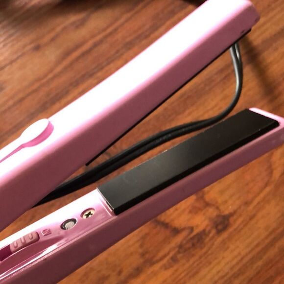 ZOE mini pink flat iron travel iron. - Picture 2 of 3